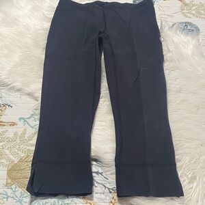 Lucy black cropped yoga pants